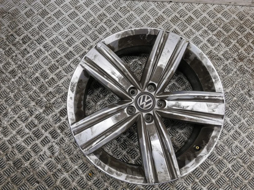 R19 alloy rim 5NA601025R
