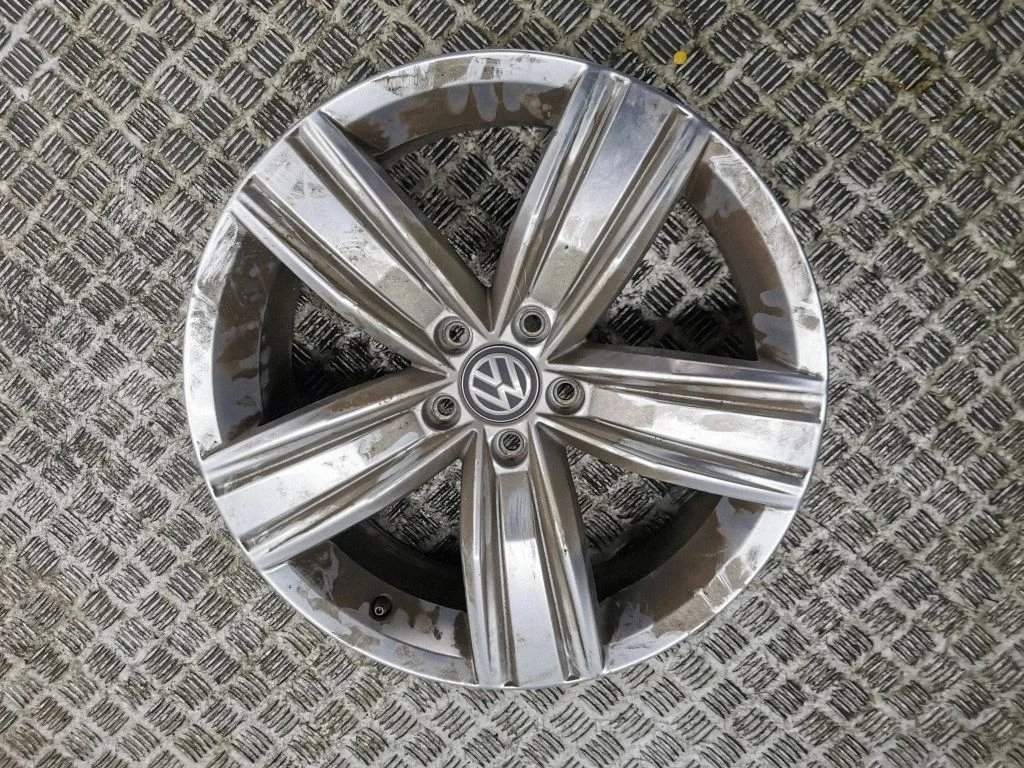 R19 alloy rim 5NA601025R