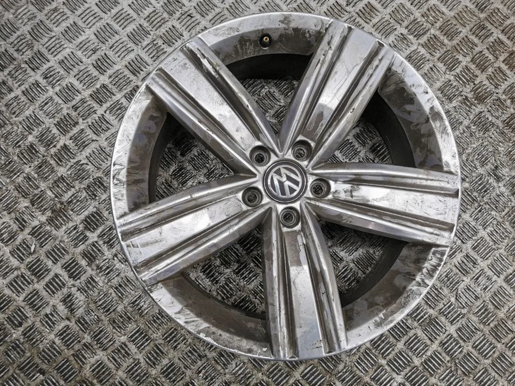 R19 alloy rim 5NA601025R