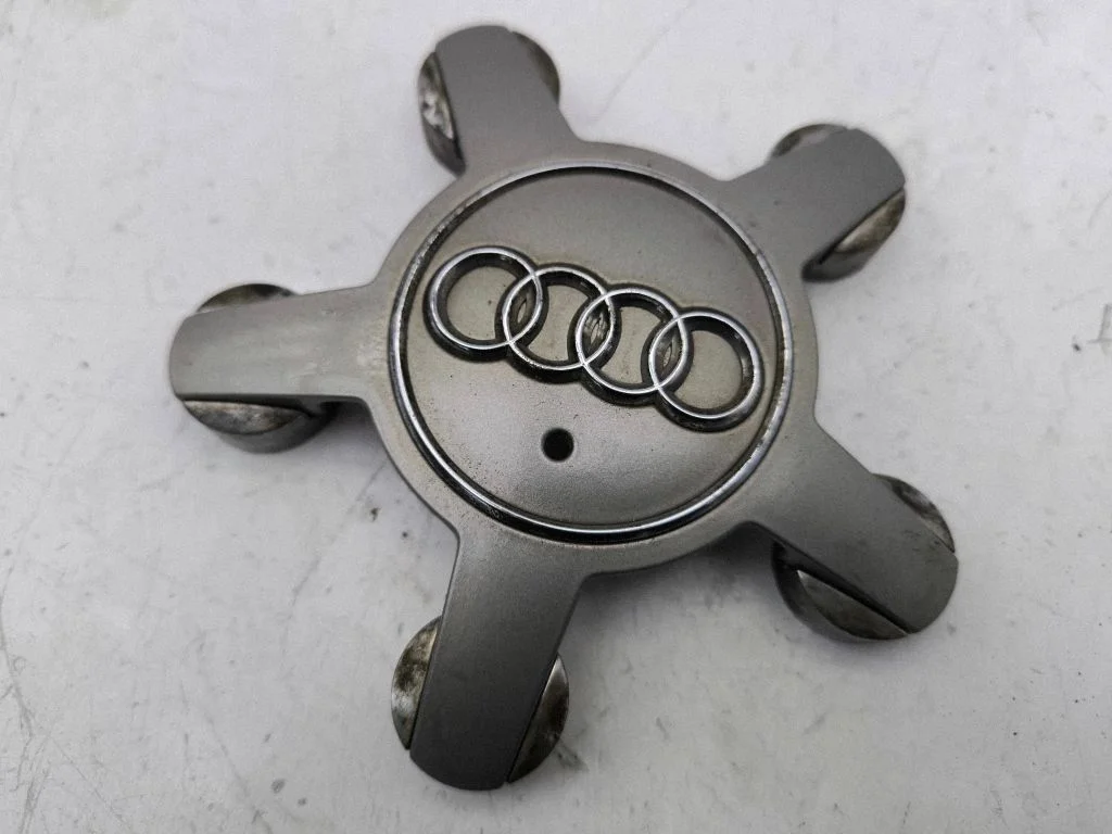 Oriģināls riteņa rumbas vāciņš (-i) – Audi A6 S6 C7 4G (2011-2018)