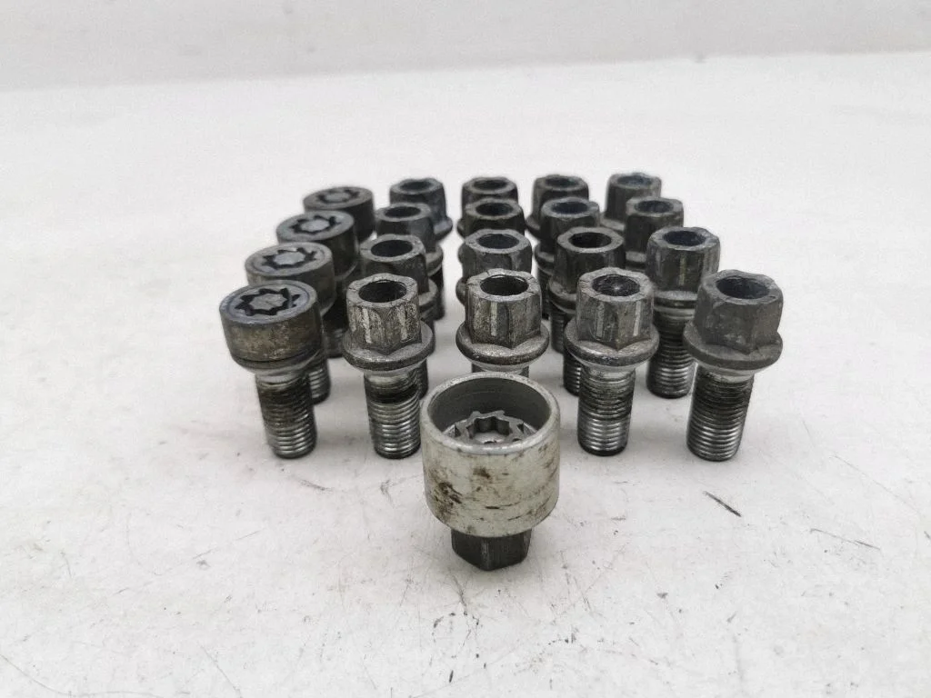 Nuts/bolts