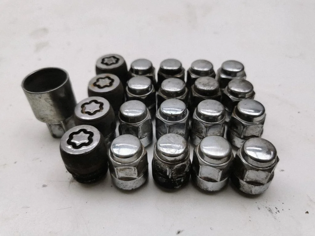 Nuts/bolts