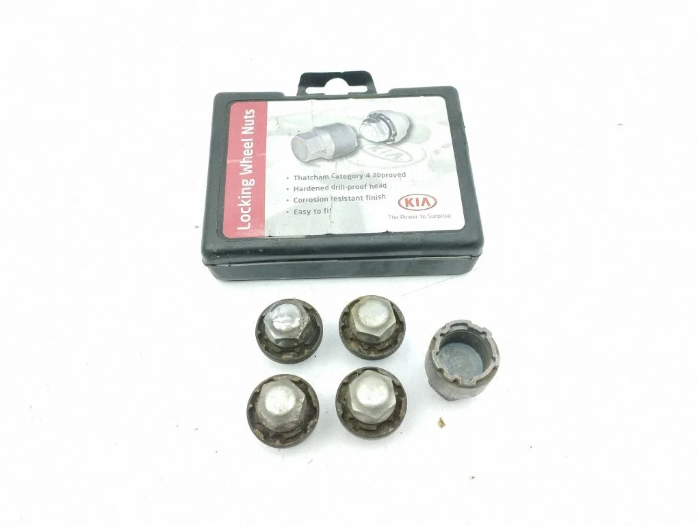 Nuts/bolts