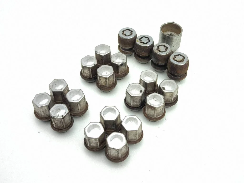 Nuts/bolts