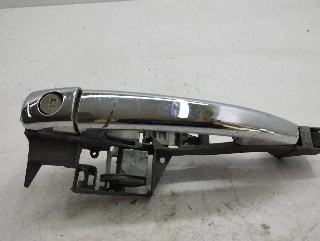 Front door exterior handle 111671ZP561