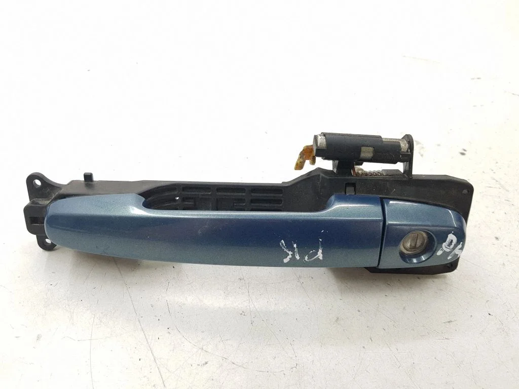Front door exterior handle – left