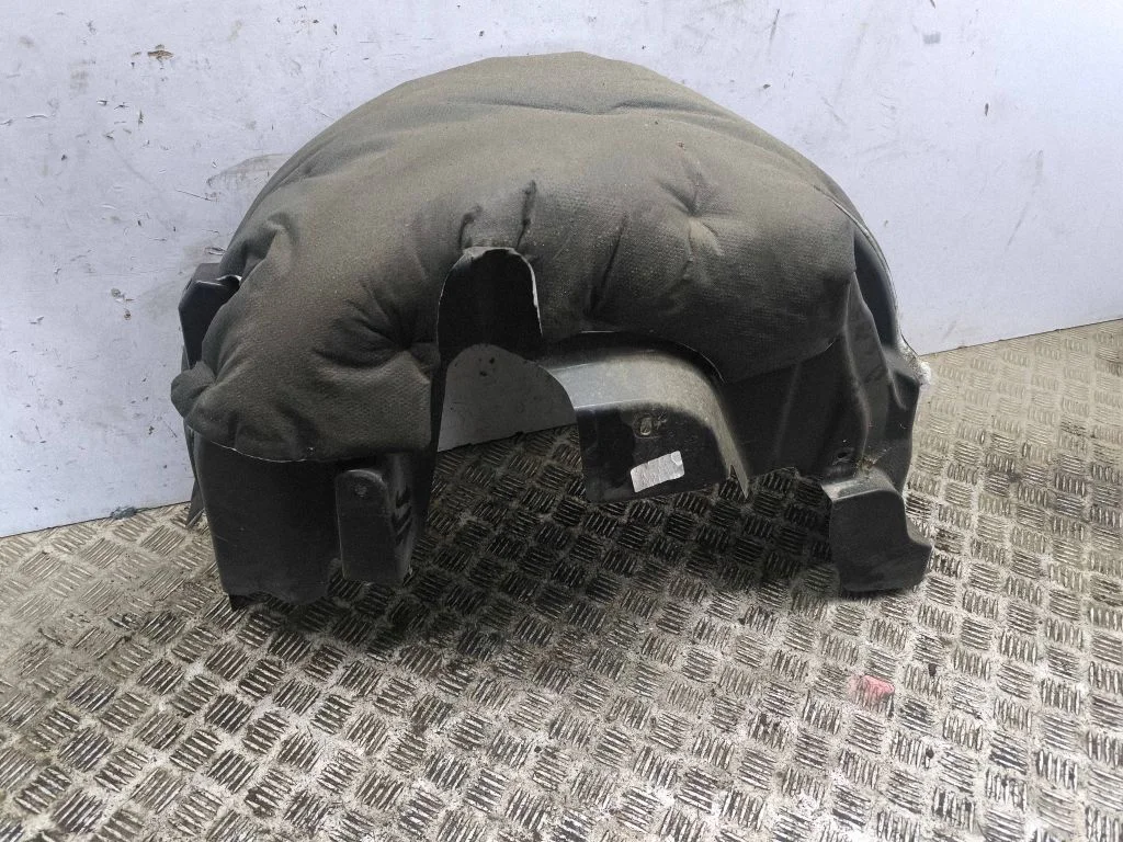 Rear arch fender liner splash guards 52207640