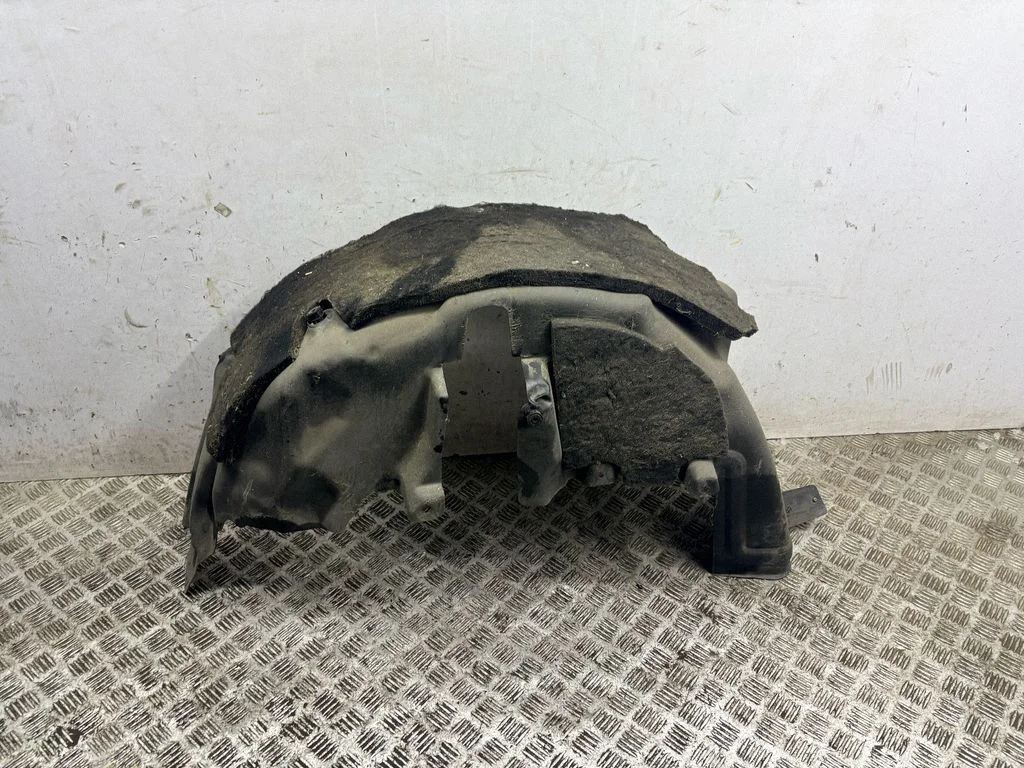 Rear arch fender liner splash guards – right