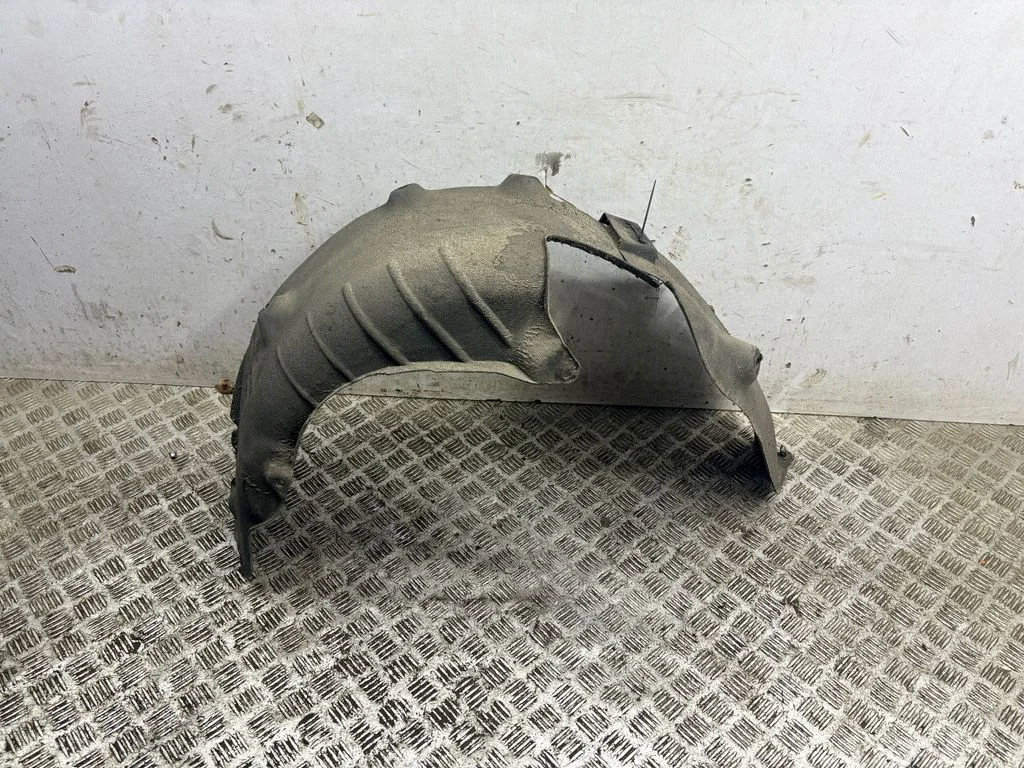 Rear arch fender liner splash guards – right