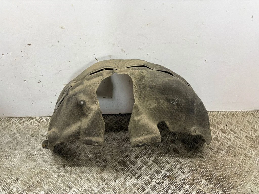 Rear arch fender liner splash guards – left
