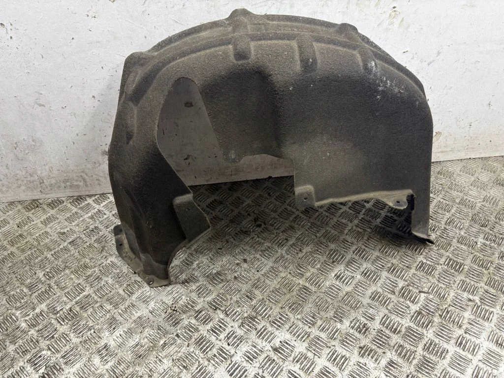 Rear arch fender liner splash guards – left
