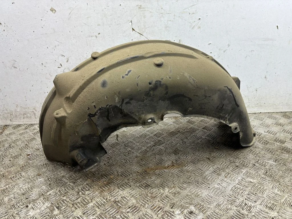Rear arch fender liner splash guards – left