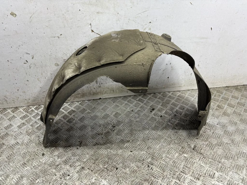 Rear arch fender liner splash guards – right