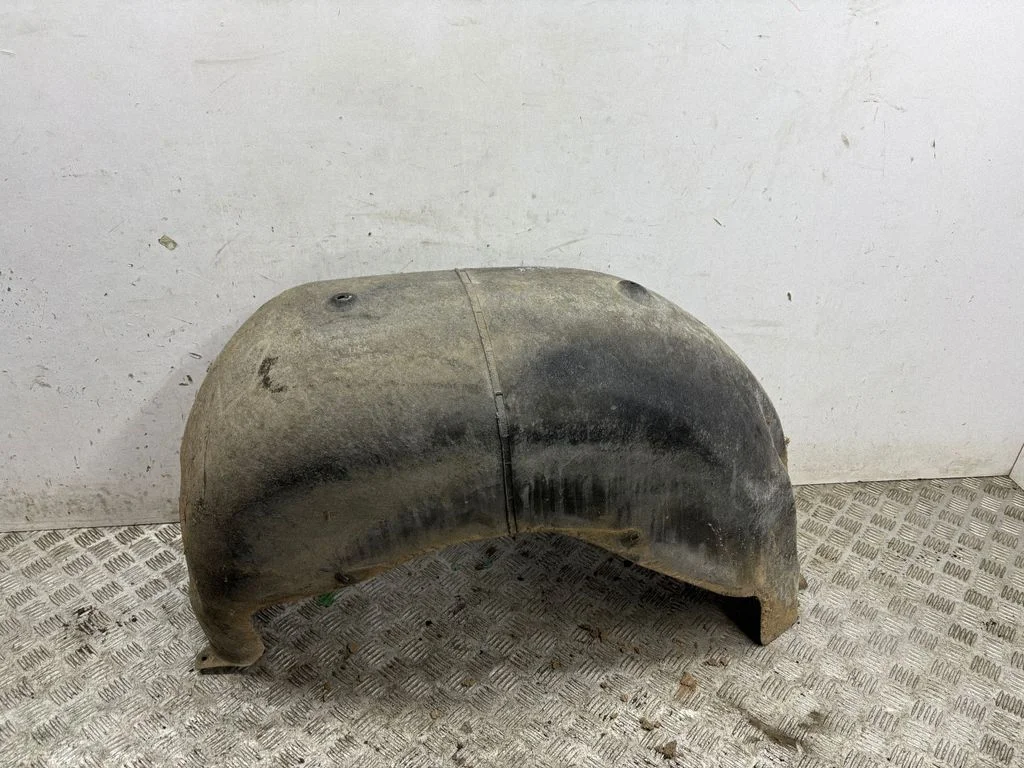 Rear arch fender liner splash guards – left