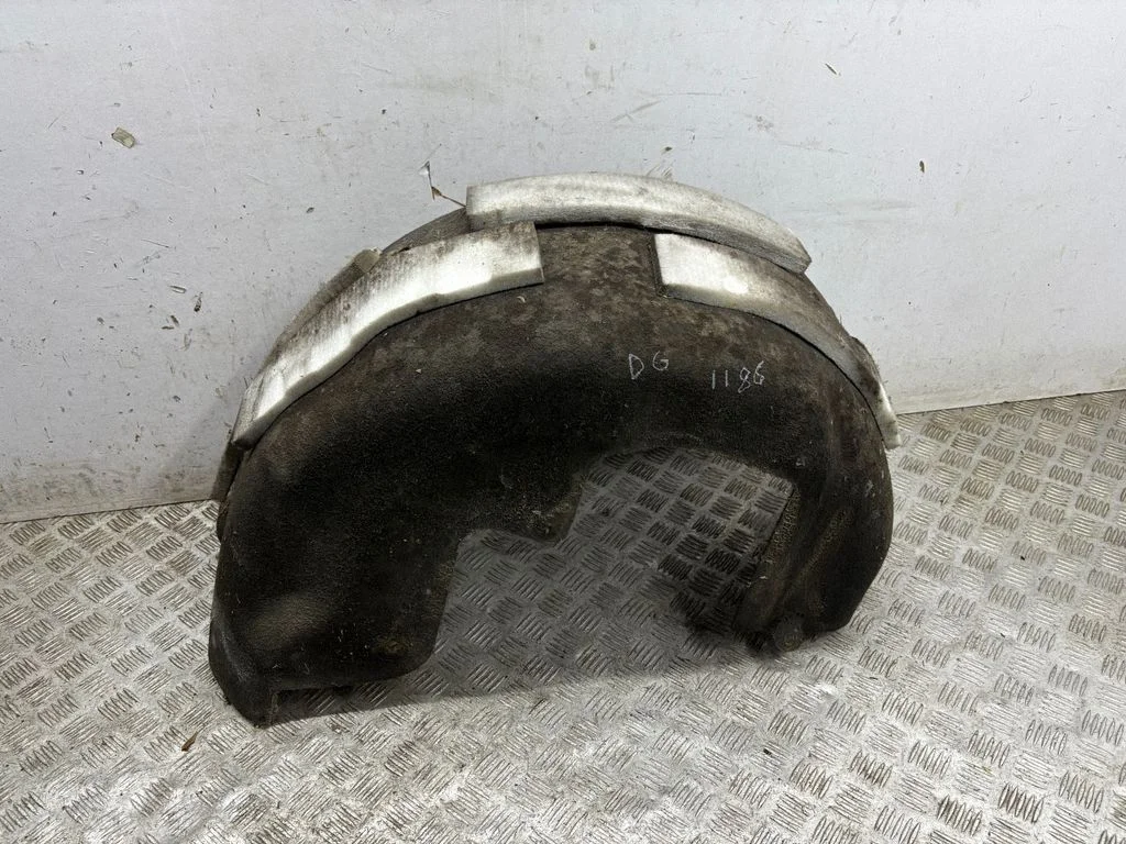 Rear arch fender liner splash guards 067883800