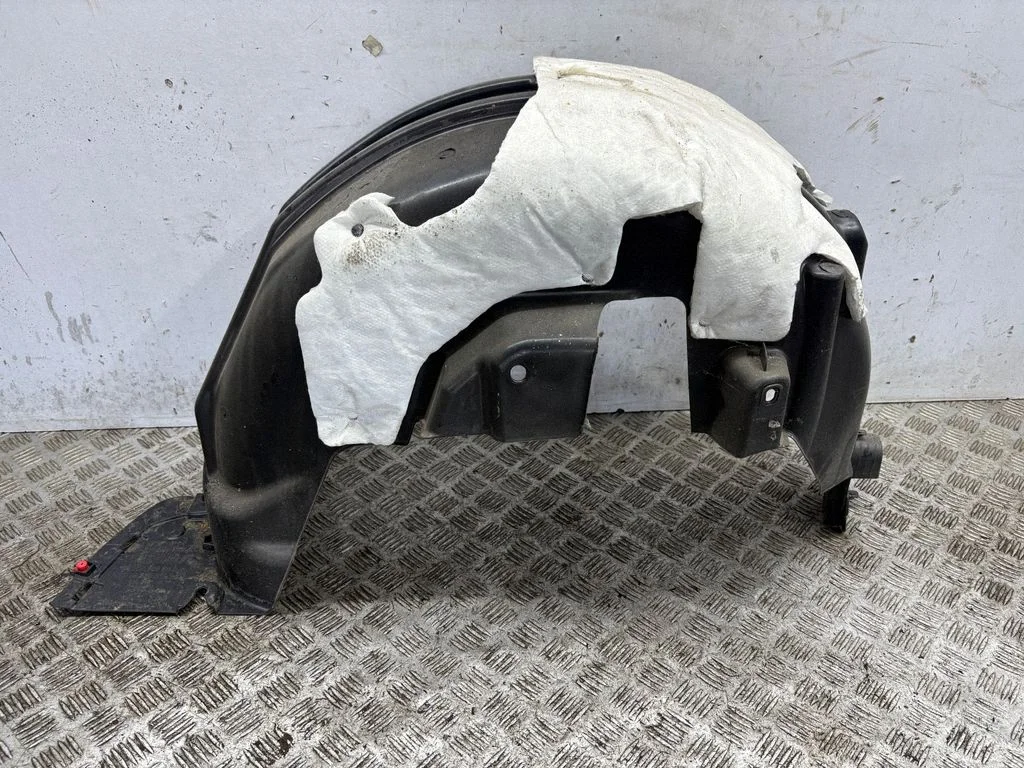 Rear arch fender liner splash guards – left