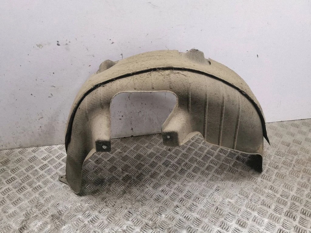 Rear arch fender liner splash guards – left