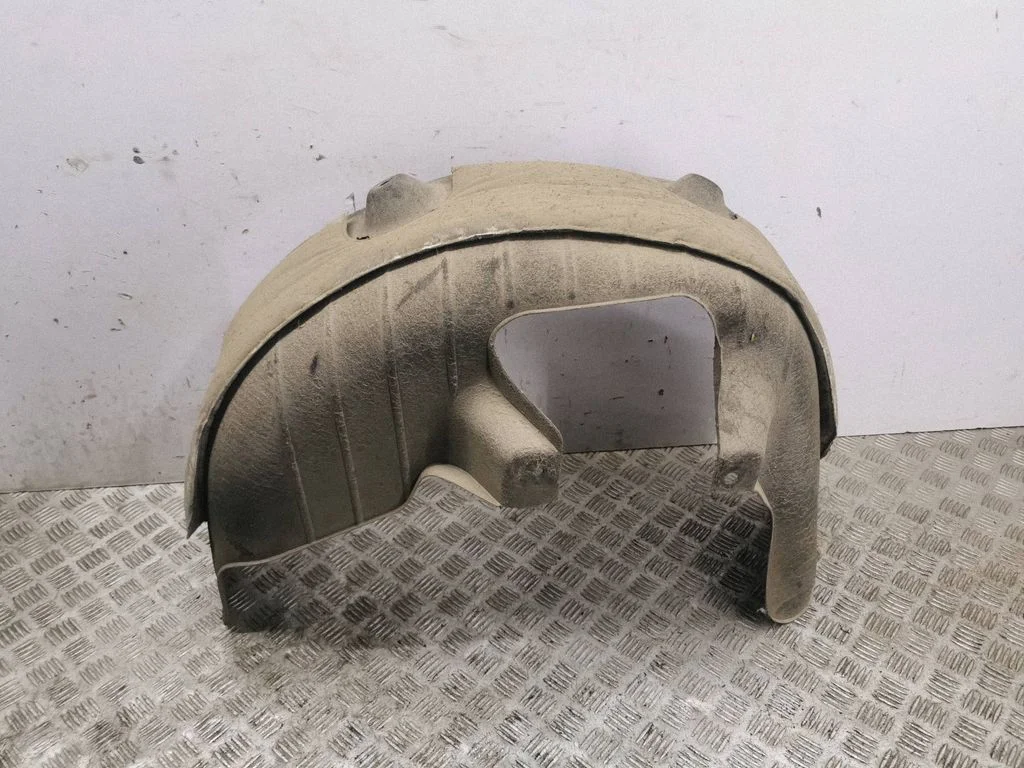 Rear arch fender liner splash guards – right