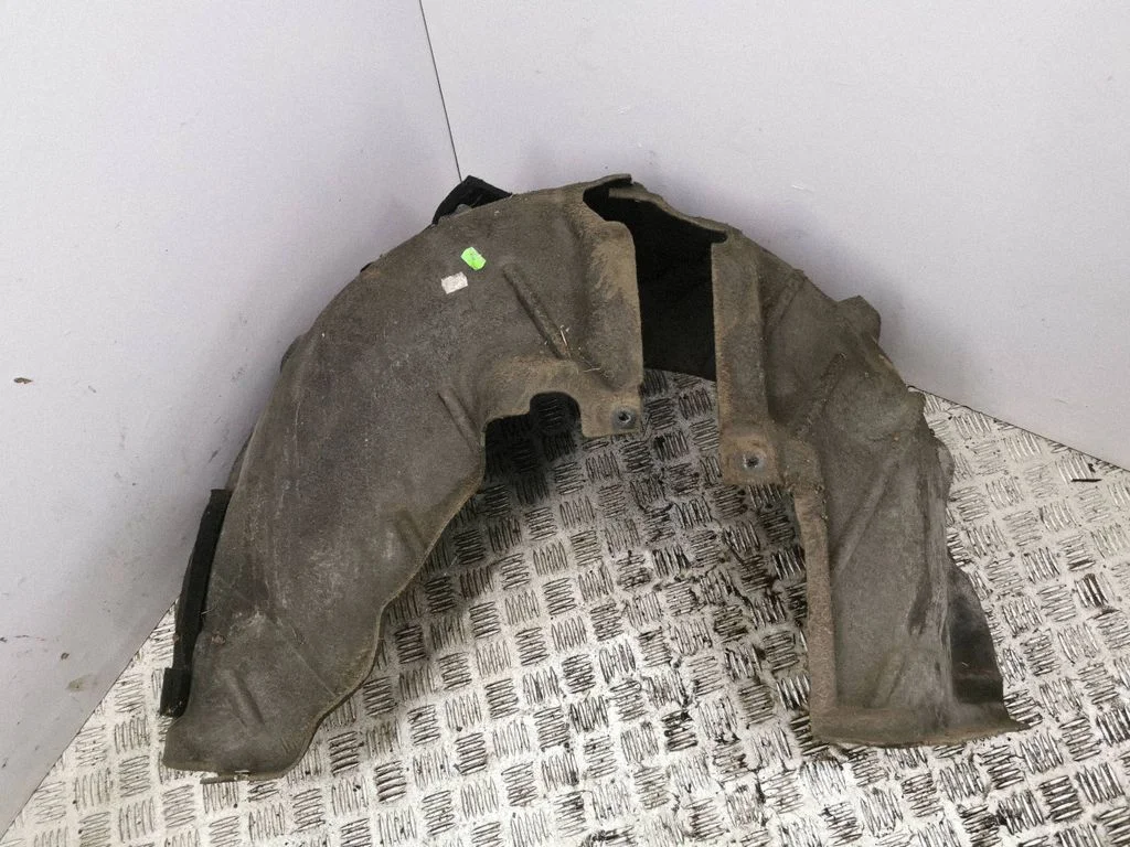 Rear arch fender liner splash guards – right