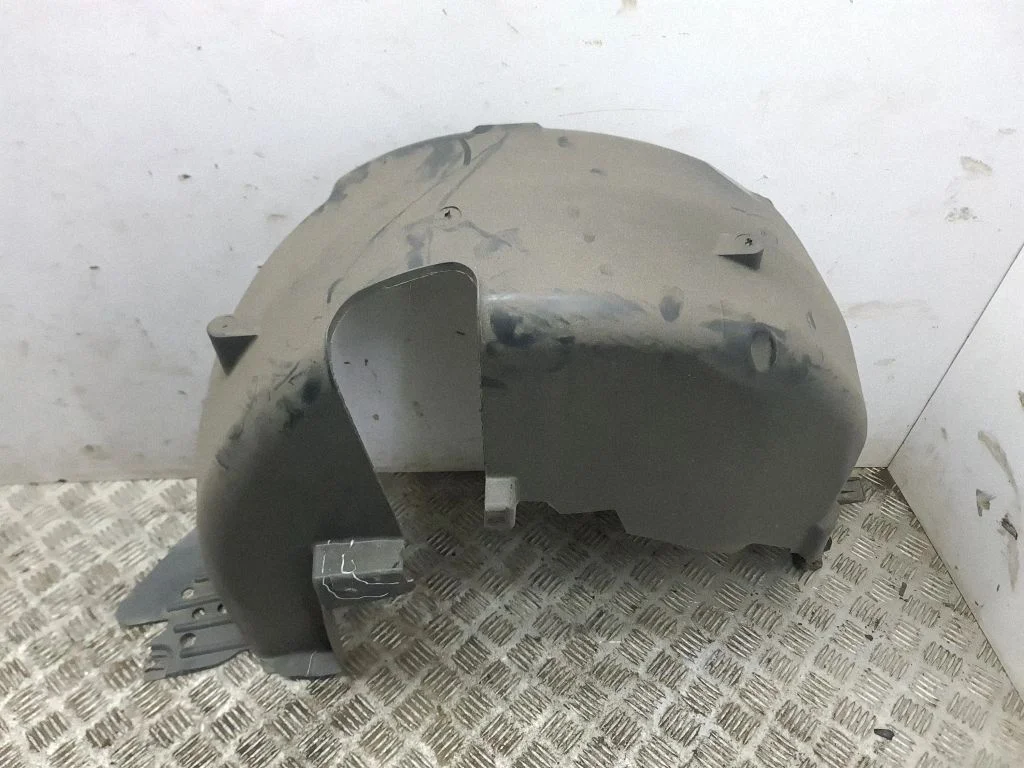 Rear arch fender liner splash guards – left