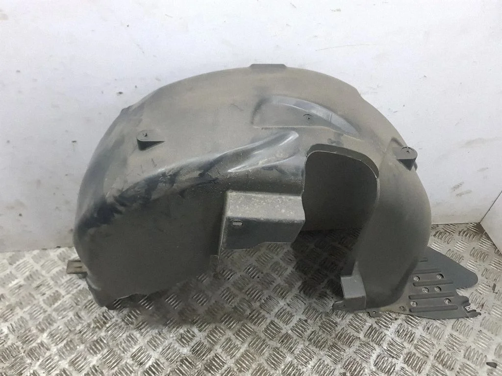 Rear arch fender liner splash guards – right