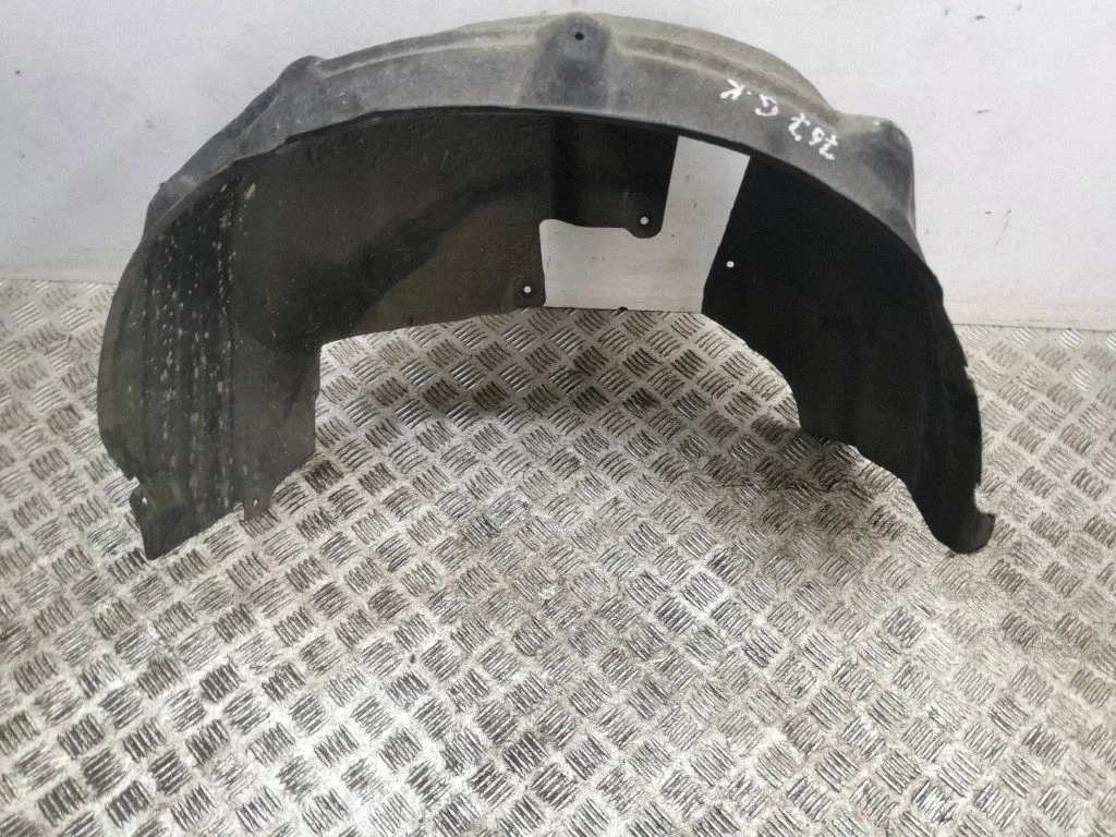 Rear arch fender liner splash guards – left
