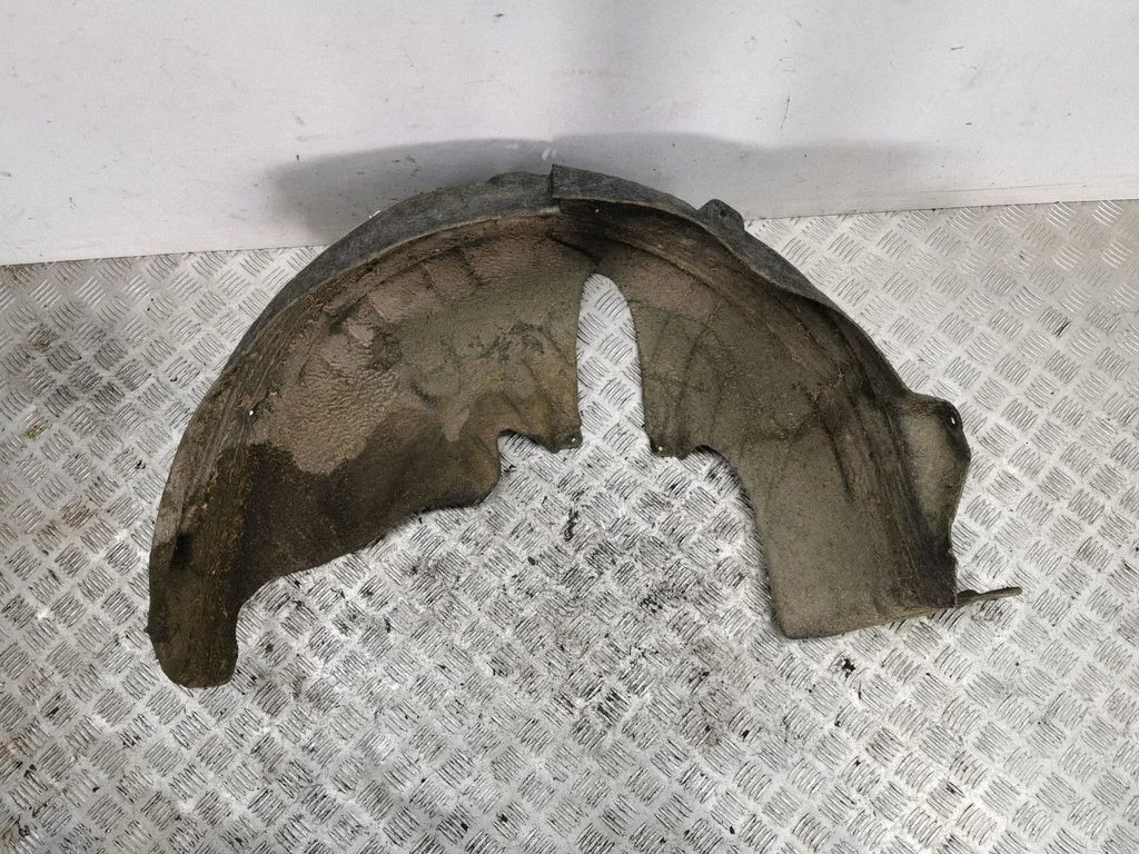 Rear arch fender liner splash guards – left