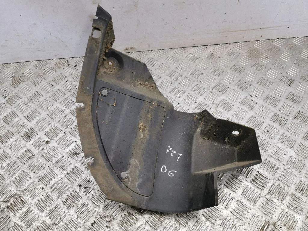 Rear arch fender liner splash guards – right