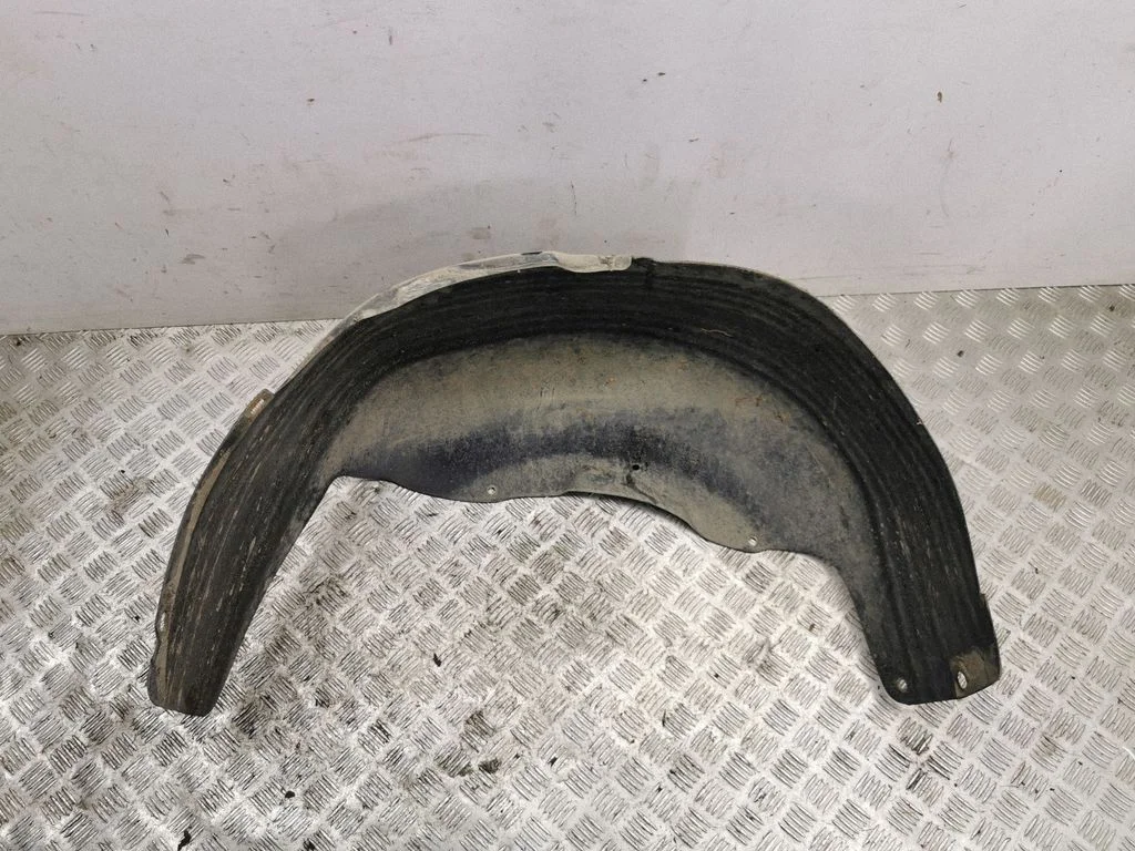 Rear arch fender liner splash guards – right