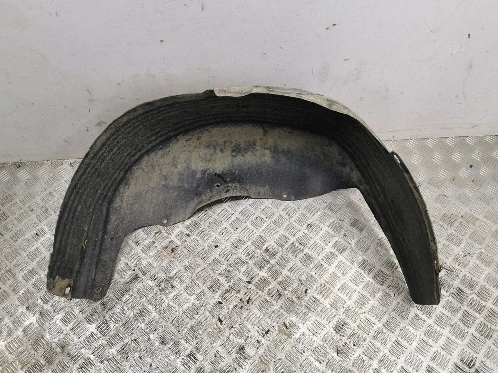 Rear arch fender liner splash guards – left