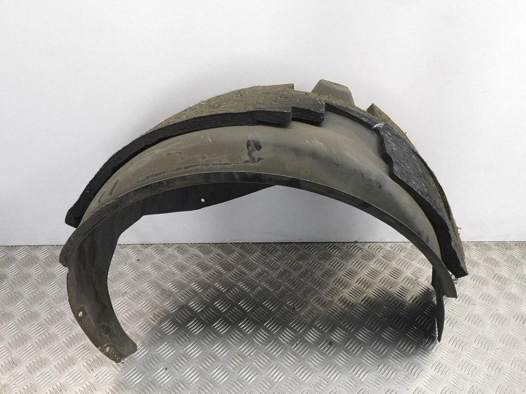 Rear arch fender liner splash guards – right