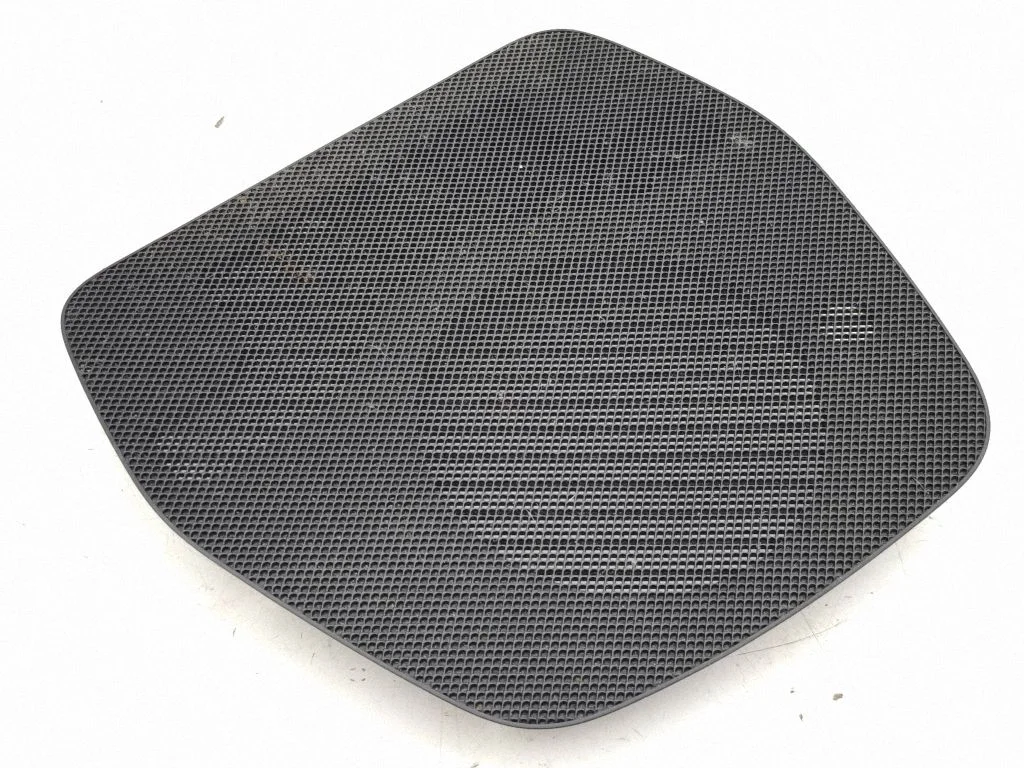 Dash center speaker trim cover – Mercedes-Benz GLC-Class C253 (2016-)