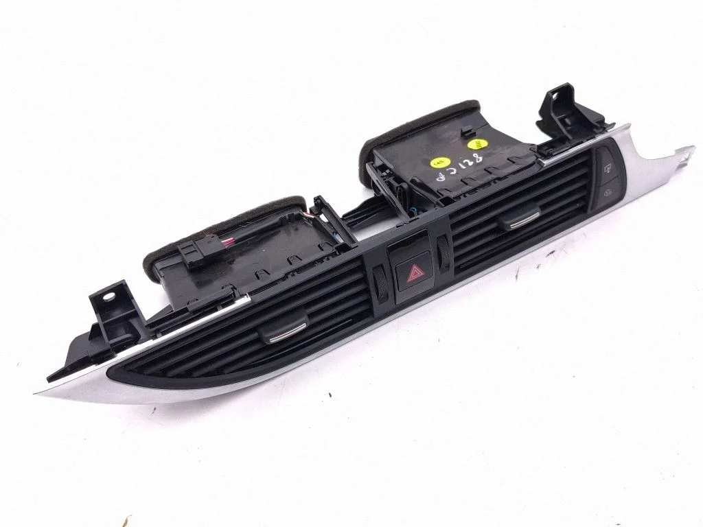 Dash center air vent grill 4G2820951