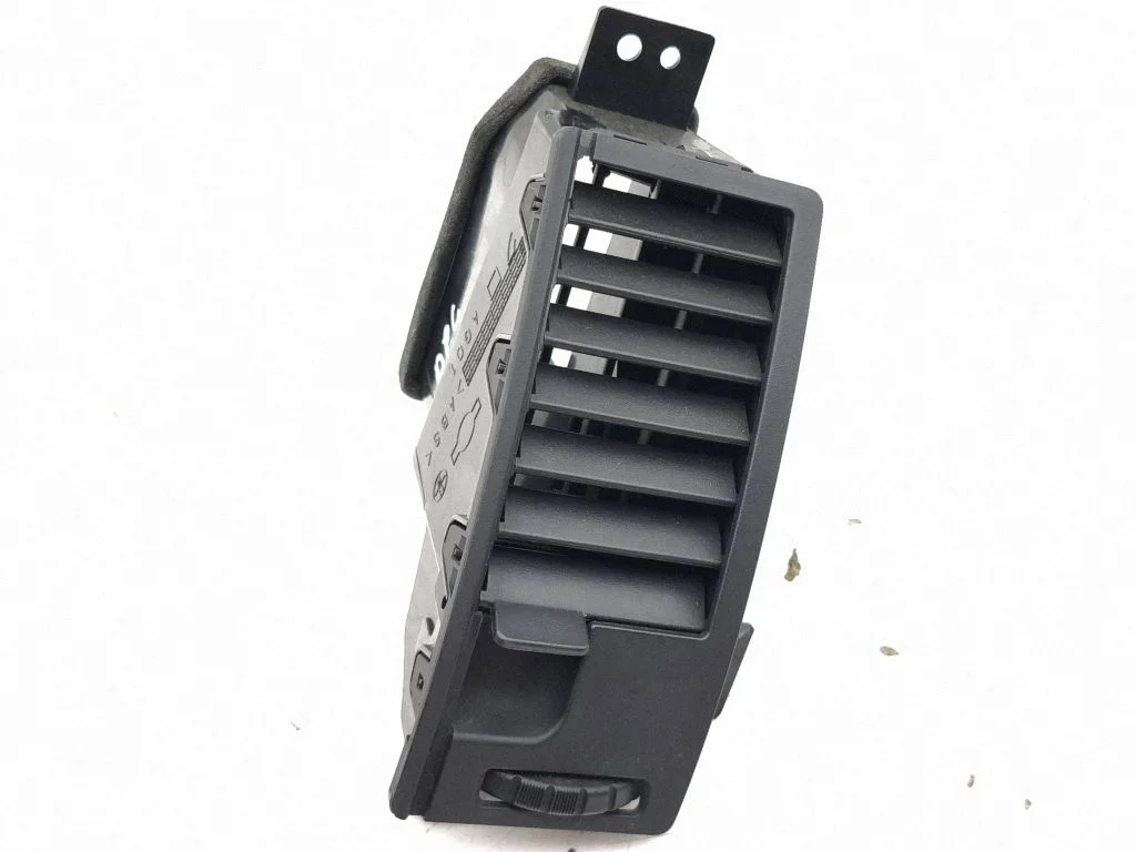 Dash center air vent grill 68750CD000