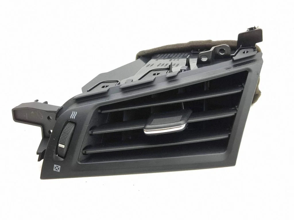 Dash center air vent grill – Infiniti Q50 (2014-)