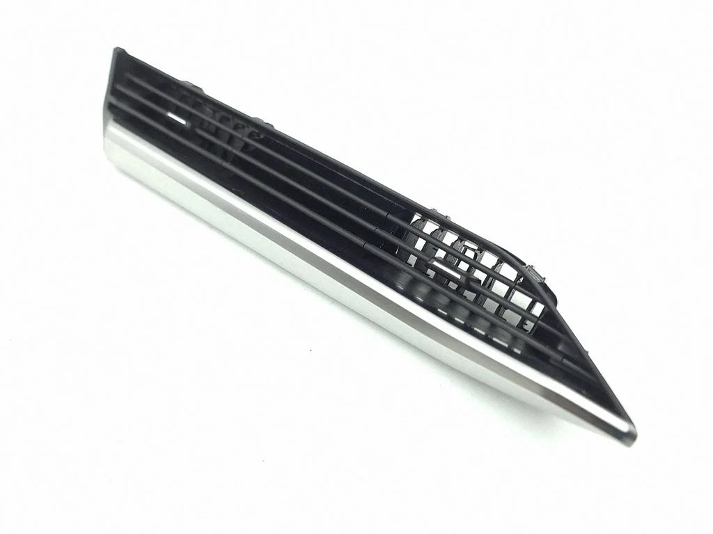 Dash center air vent grill M0U23998