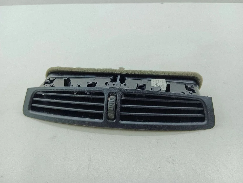 Dash center air vent grill 1738289