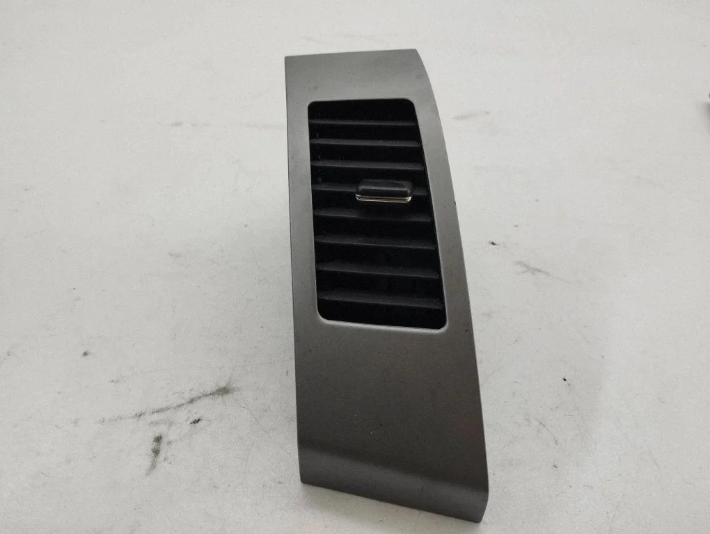 Dash center air vent grill GN71114260