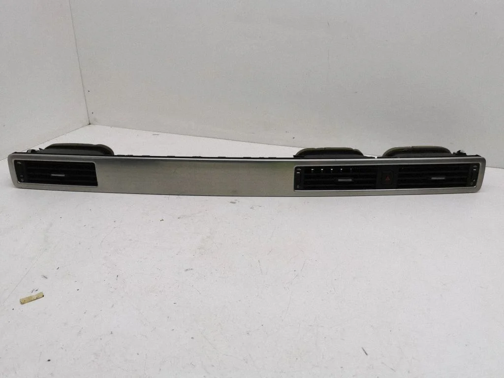Dash center air vent grill 30715144K