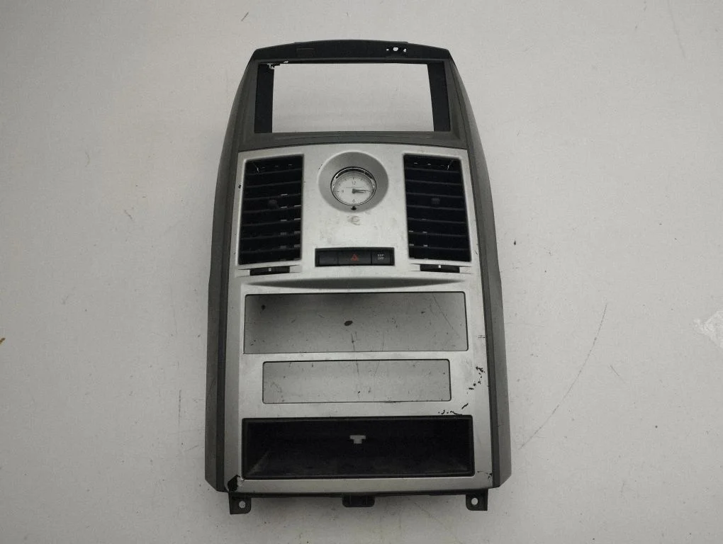 Dash center air vent grill – Chrysler Town & Country V (2008-2016)