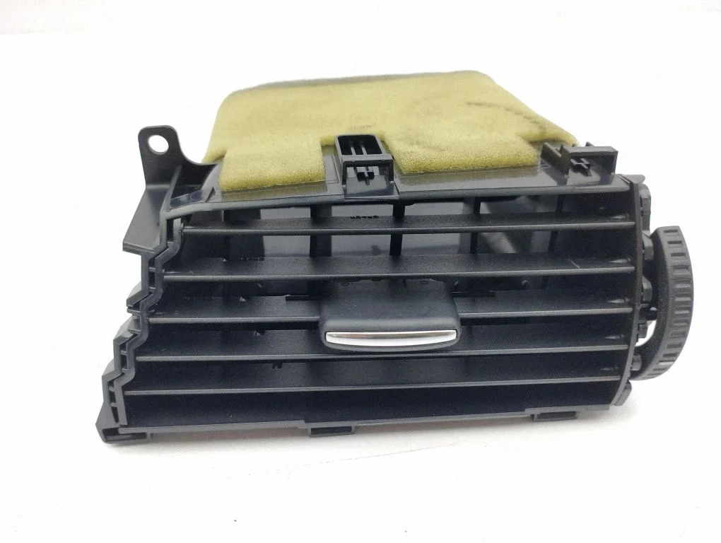 Dash center air vent grill GHP9GM910