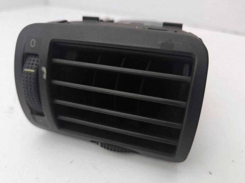 Dash center air vent grill 3B0819704