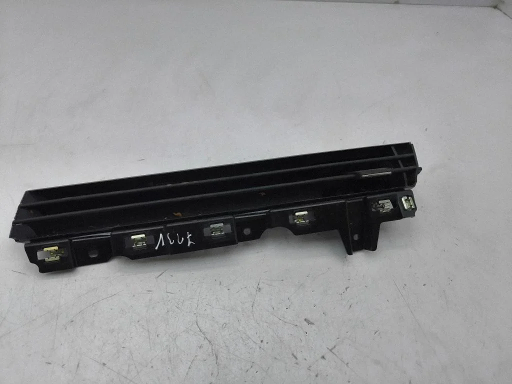 Centrālās gaisa restītes 687514039R