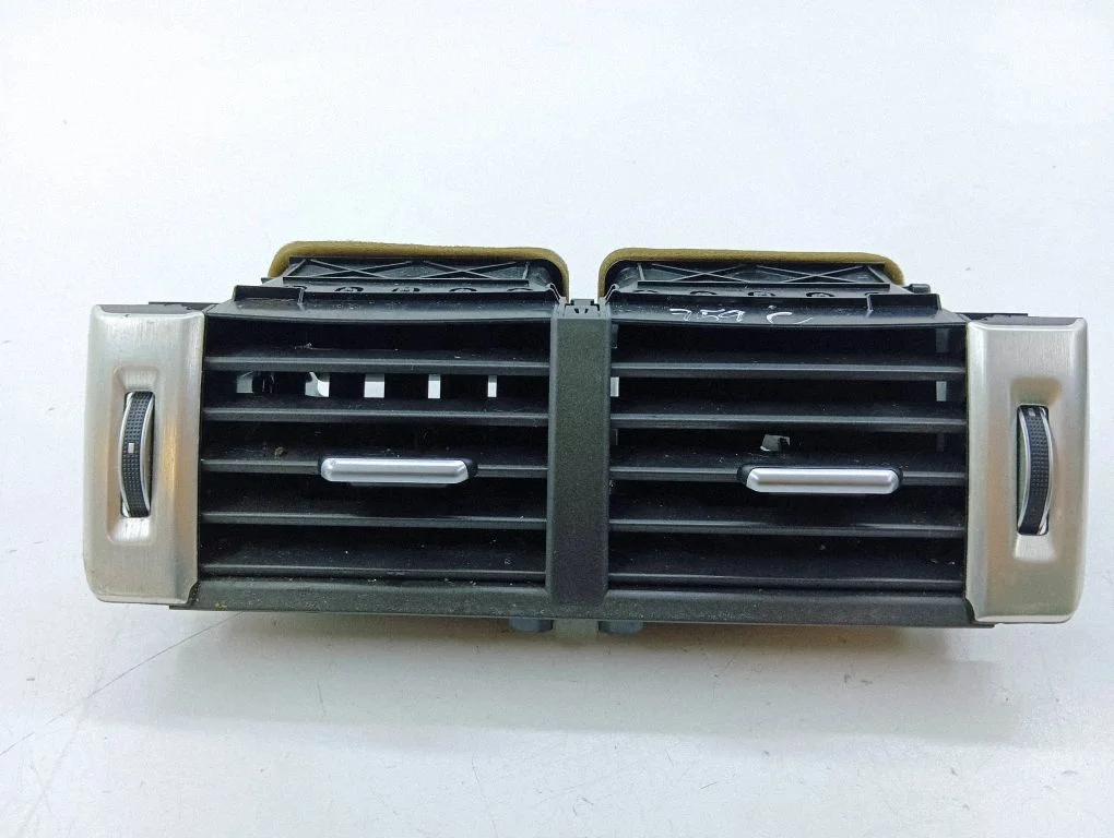 Dash center air vent grill GJ32014L21AA