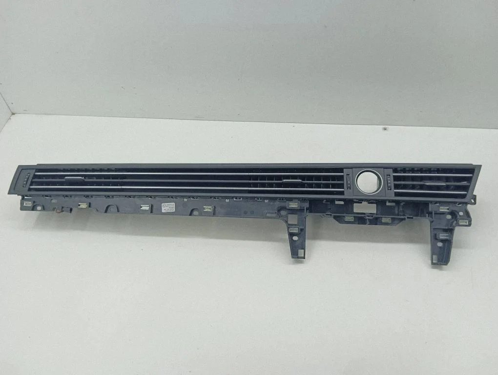 Dash center air vent grill 3G2857089