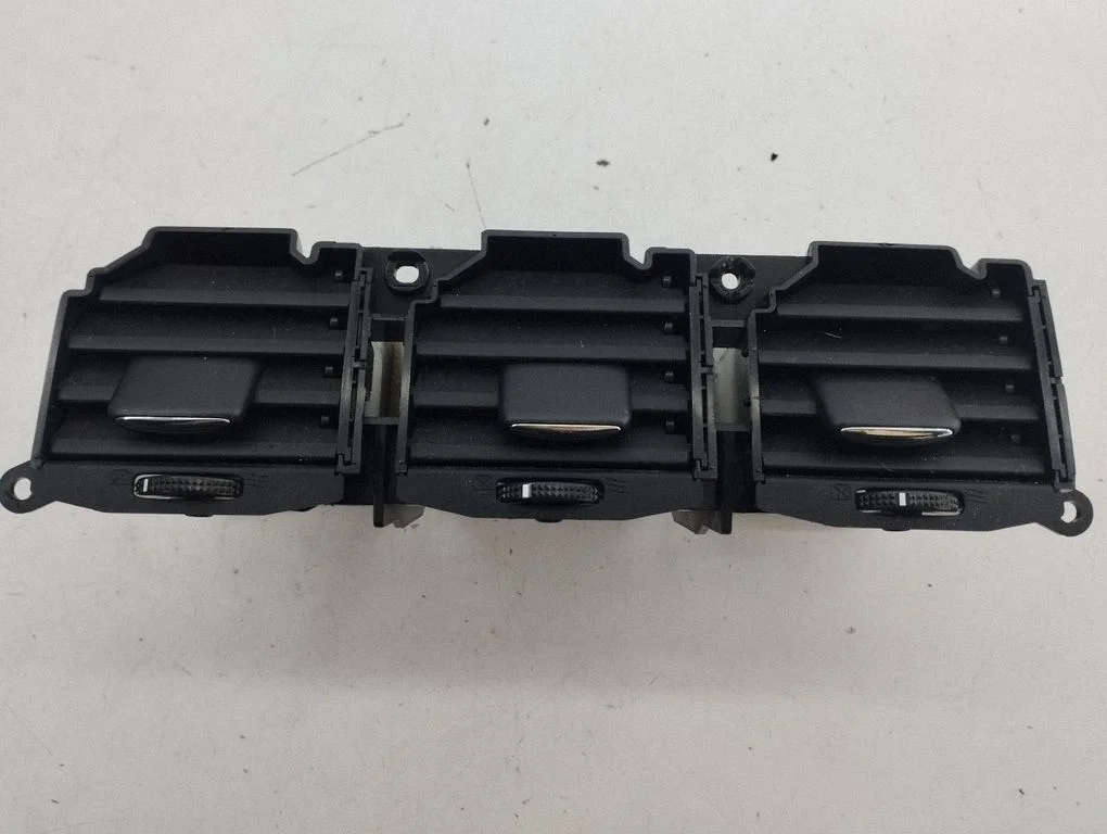 Dash center air vent grill EH4464930