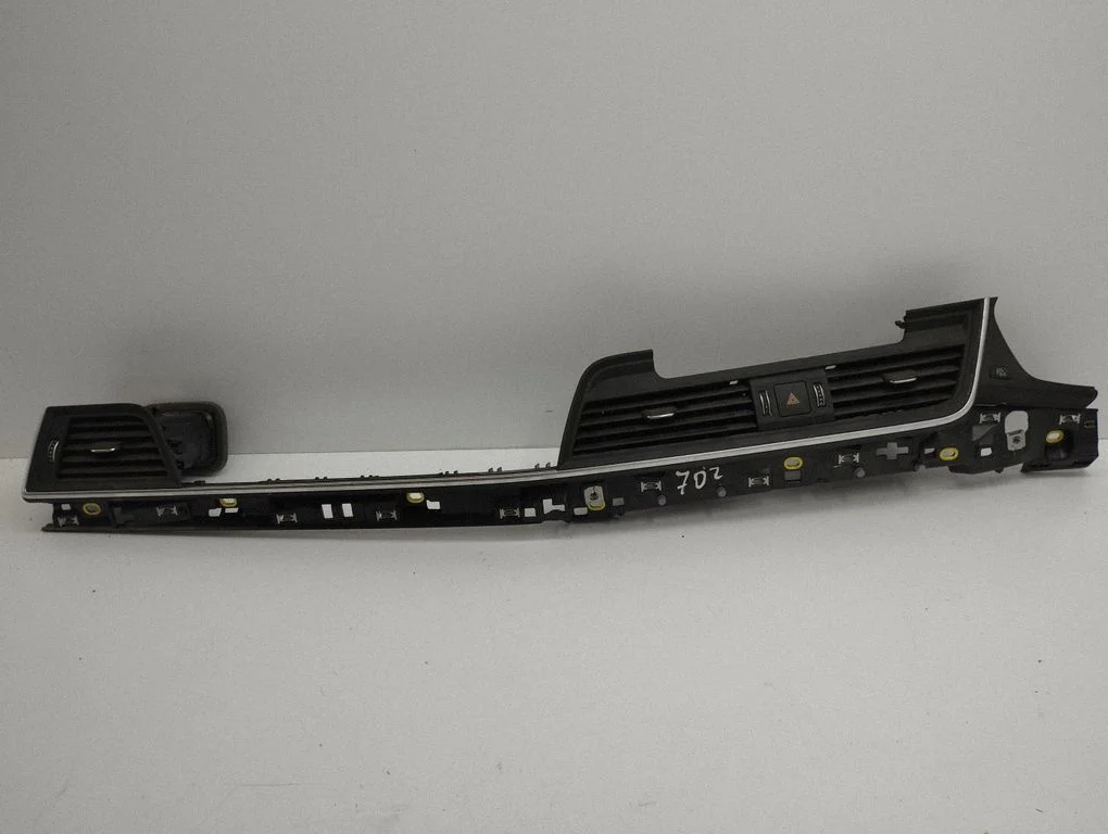 Dash center air vent grill 80C820901