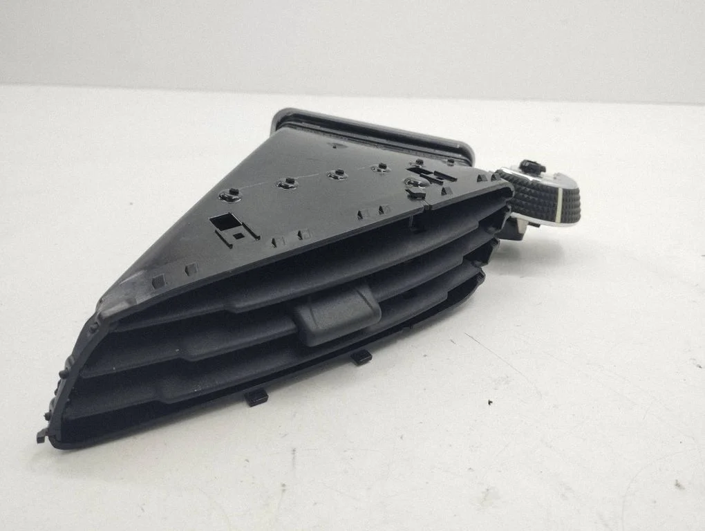 Dash center air vent grill AM51R014L21CBW