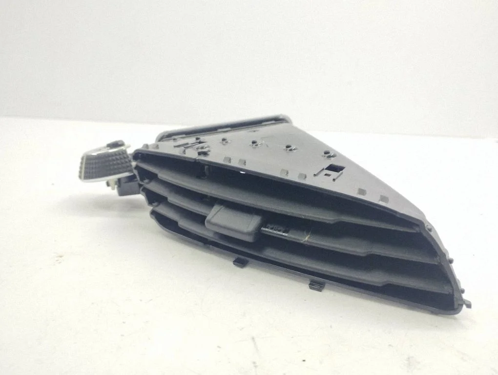Dash center air vent grill AM51R014L20CGW