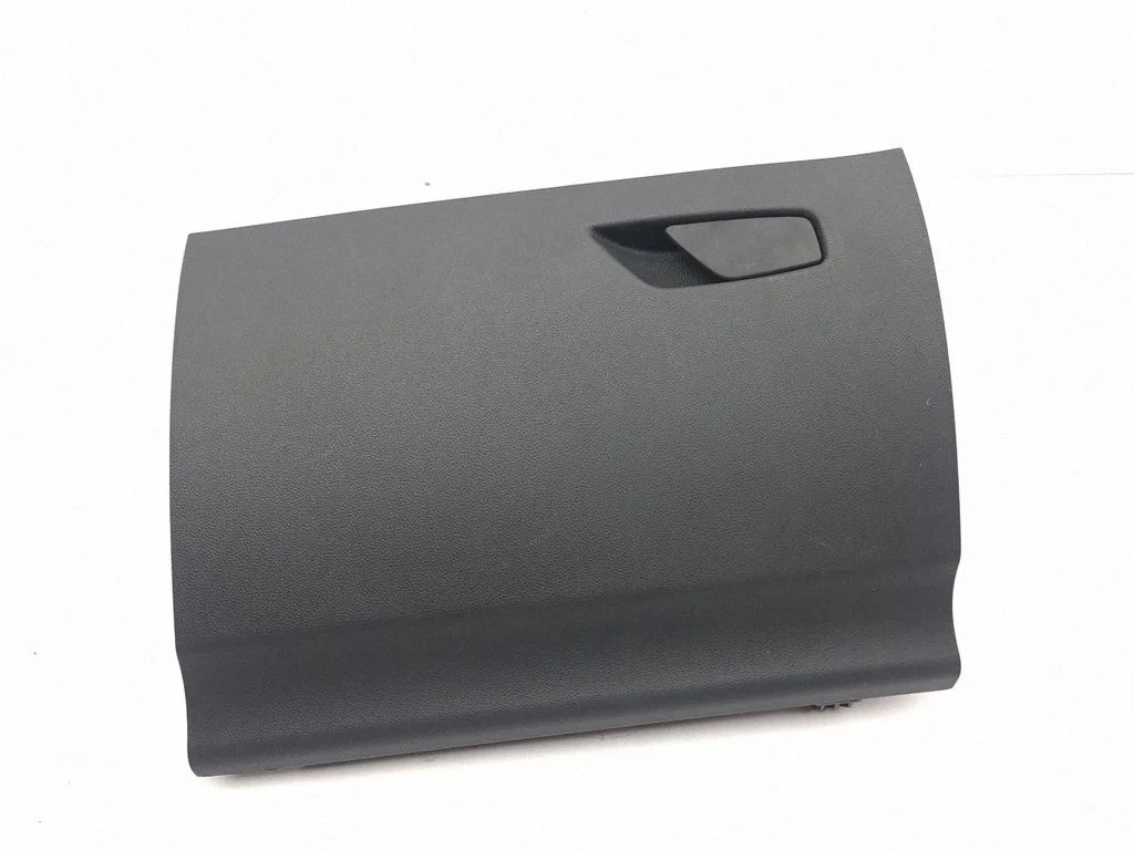 Glove box